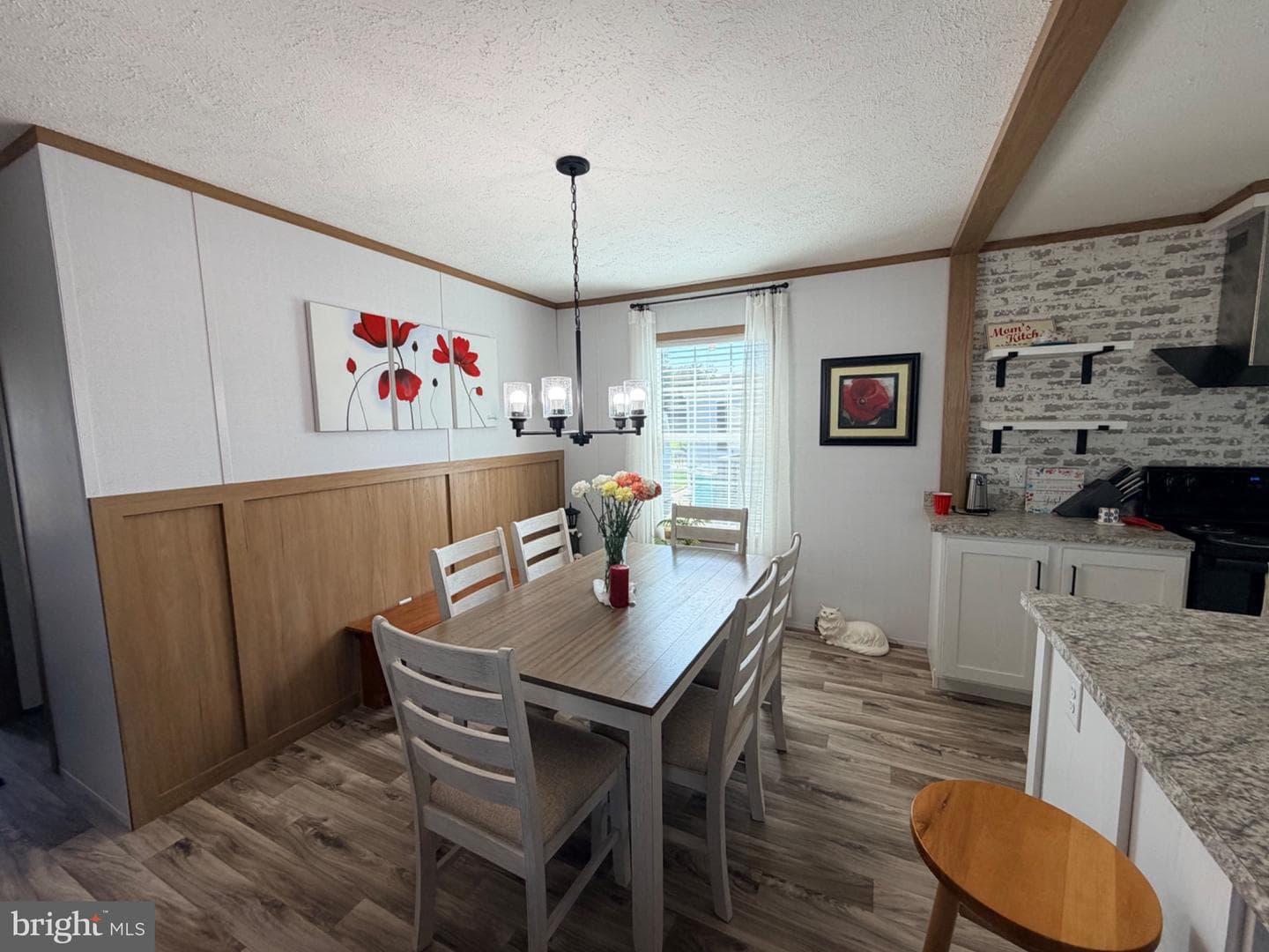 320 Valentine Drive photo 6