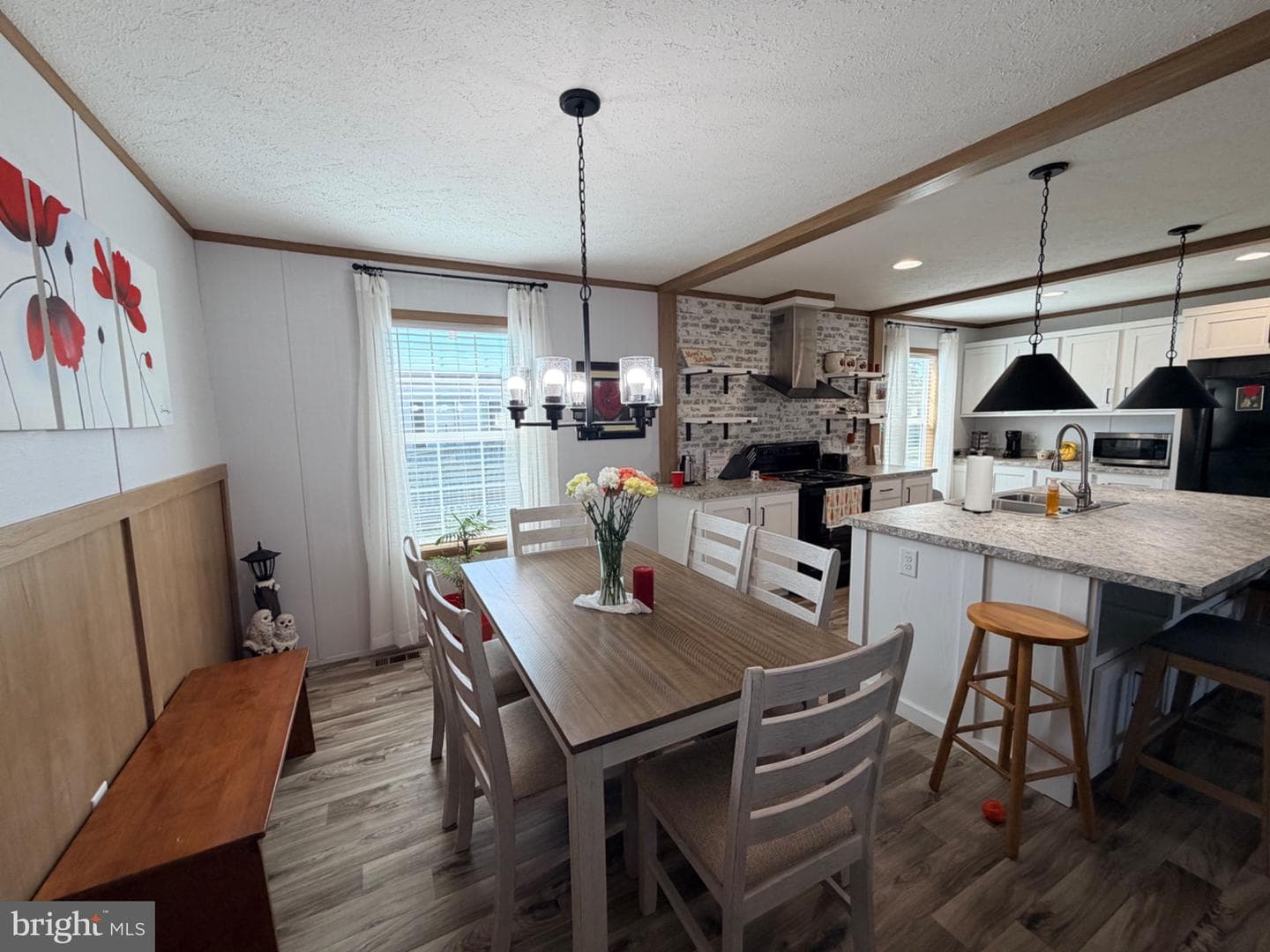 320 Valentine Drive photo 7