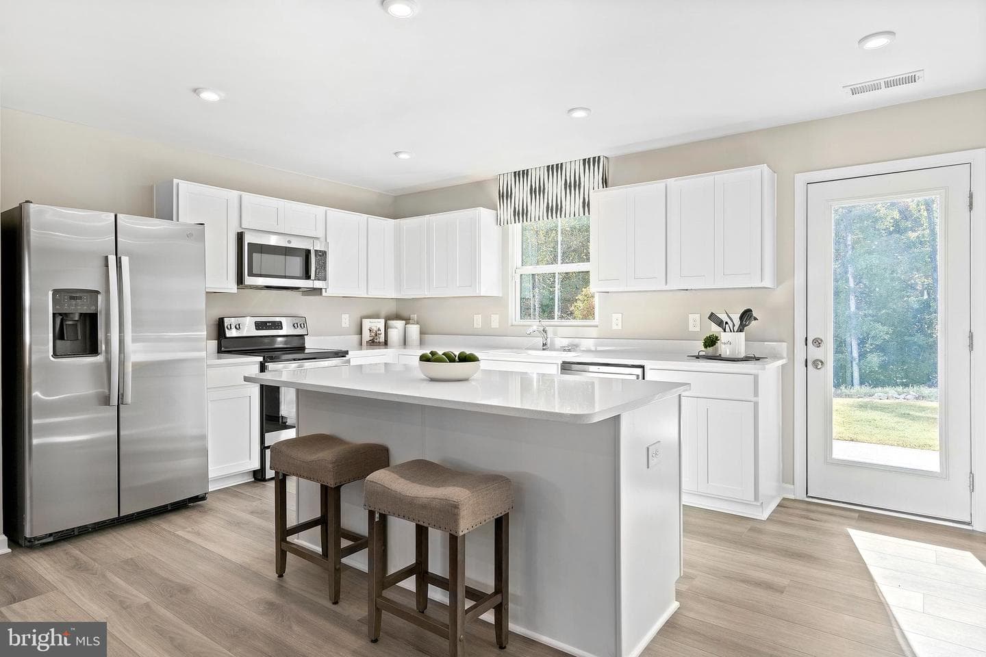 1614 Mutual Drive photo 5