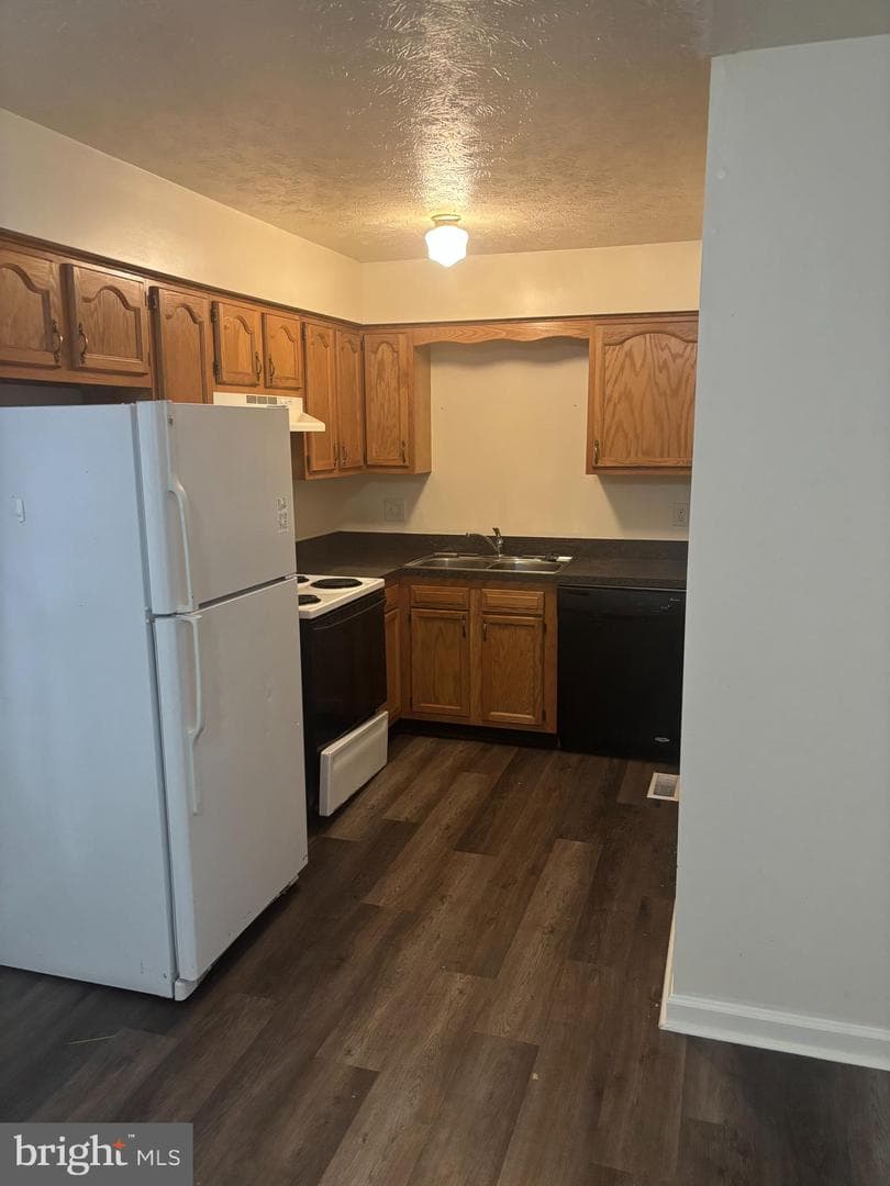 37 Dorothy Court photo 3