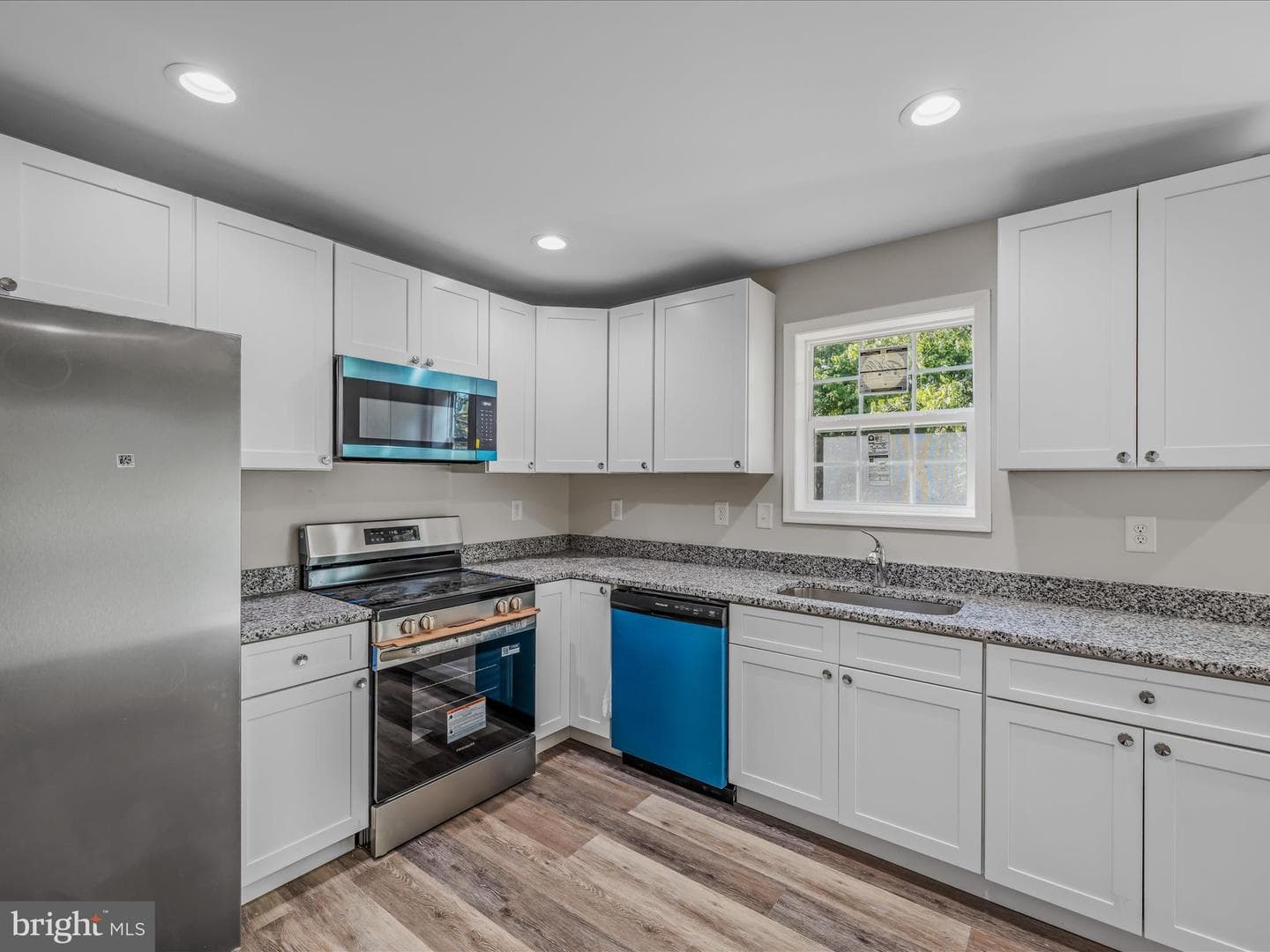 701 Boston Street photo 11