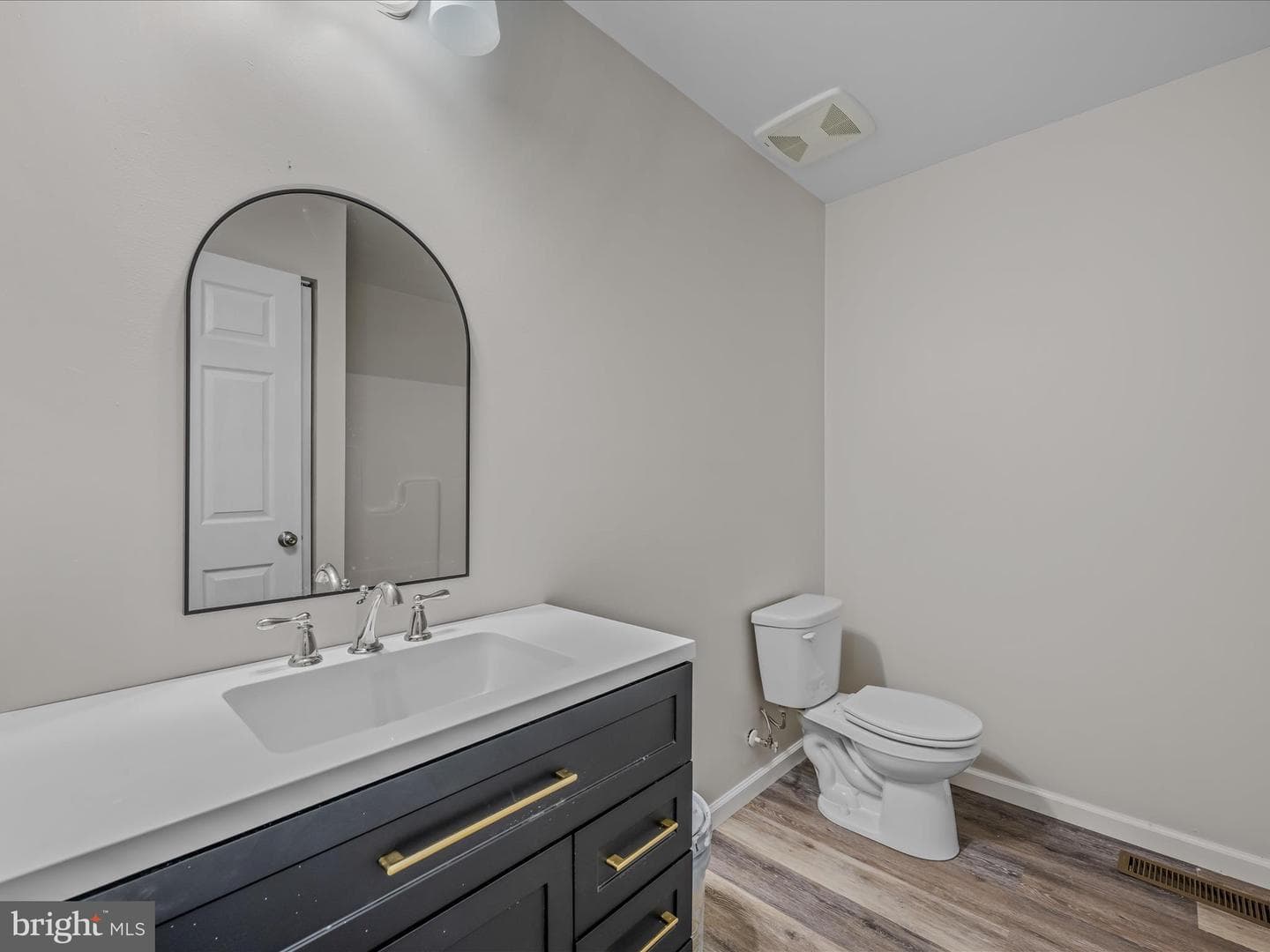 701 Boston Street photo 19