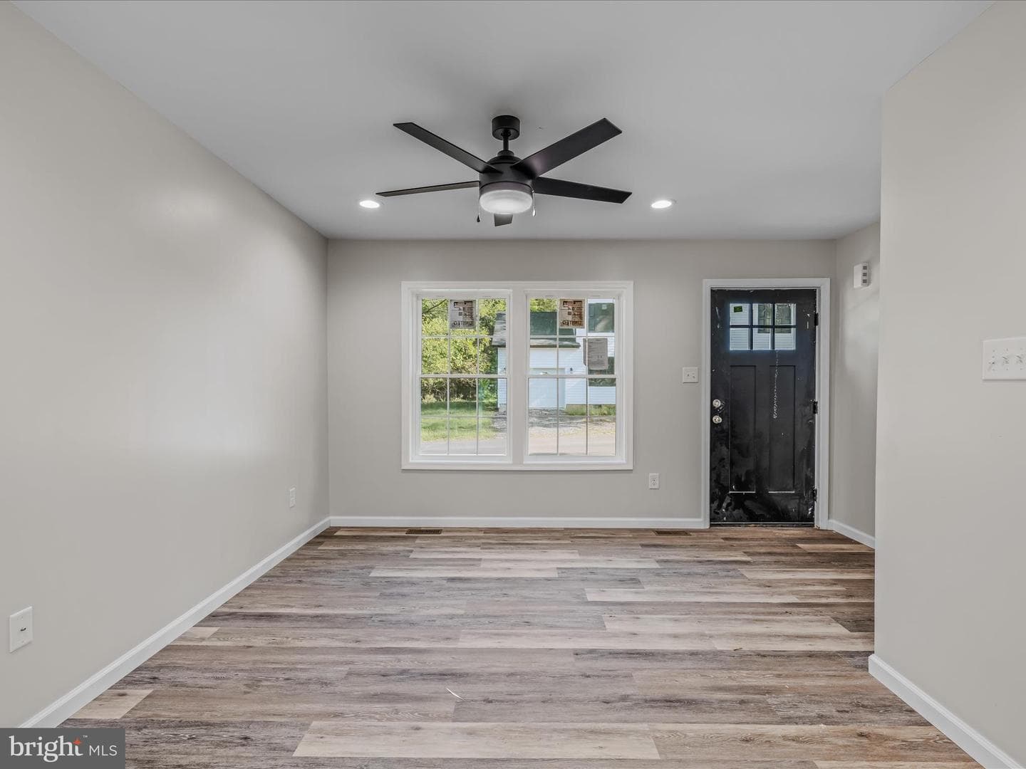 701 Boston Street photo 5