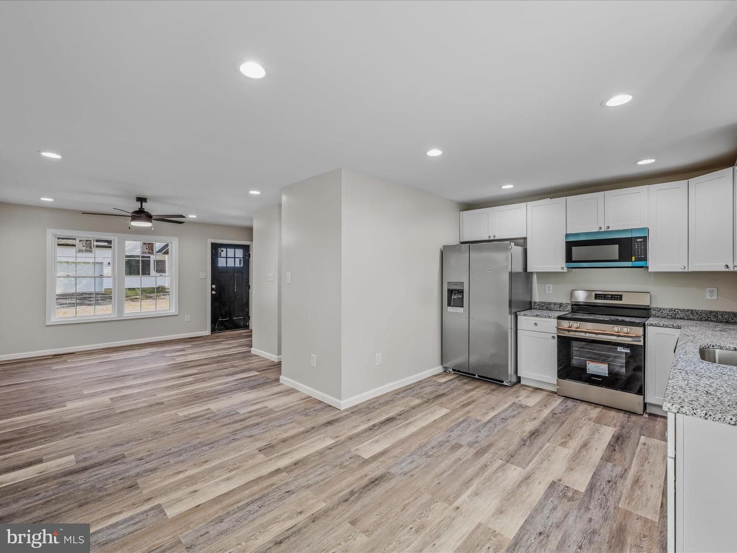 701 Boston Street photo 9