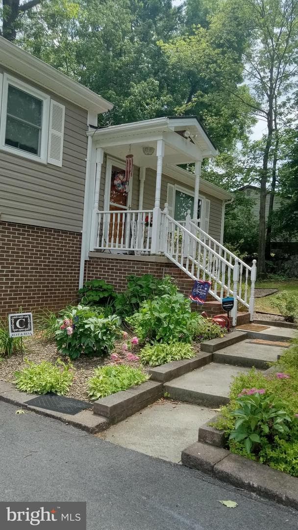 150 Tanbridge Drive photo 3