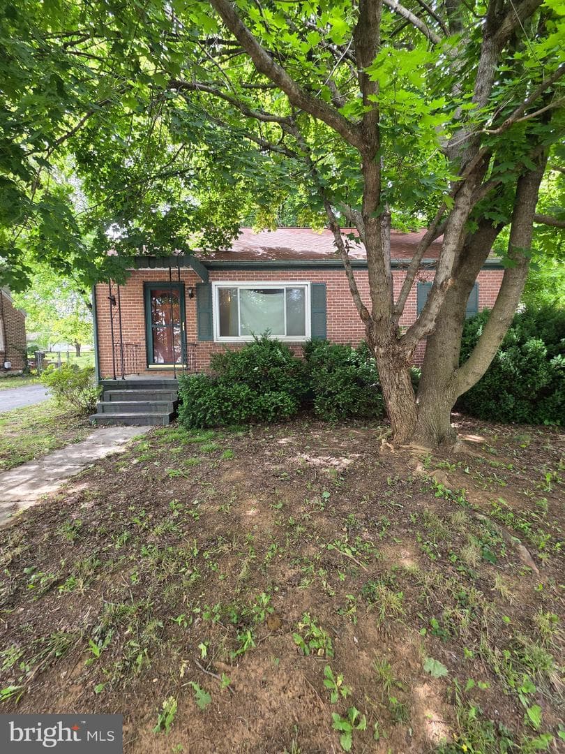 320 Hedrick Avenue, Martinsburg
