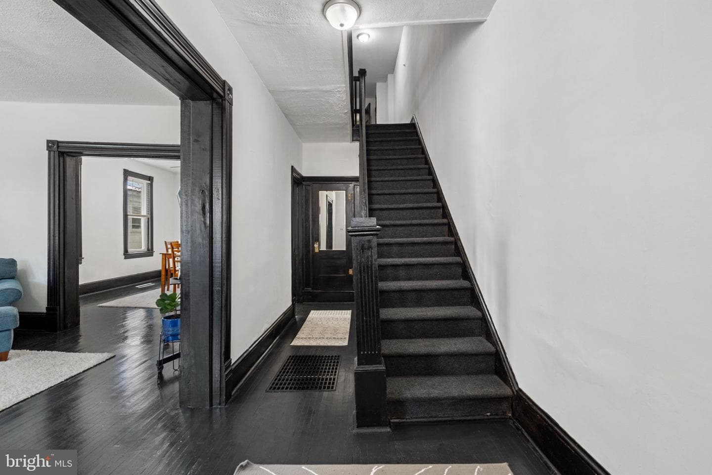 723 W King Street photo 13