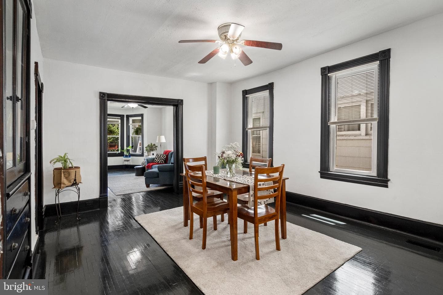 723 W King Street photo 4