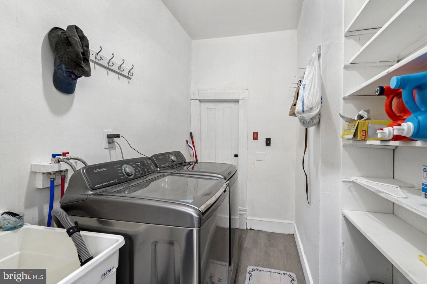 723 W King Street photo 8