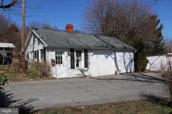 627 Hammonds Mill Road photo 4