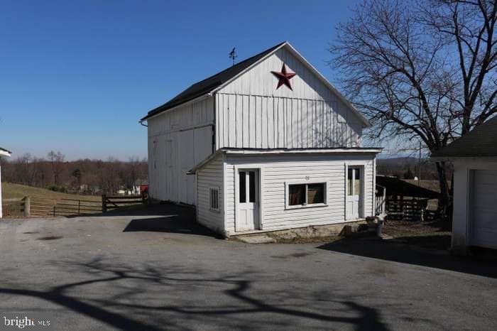 627 Hammonds Mill Road photo 6