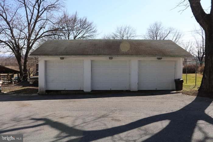 627 Hammonds Mill Road photo 7