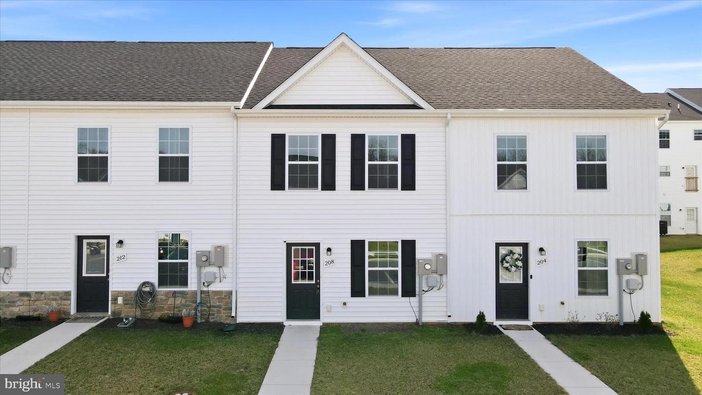 208 White Violet Way, Kearneysville