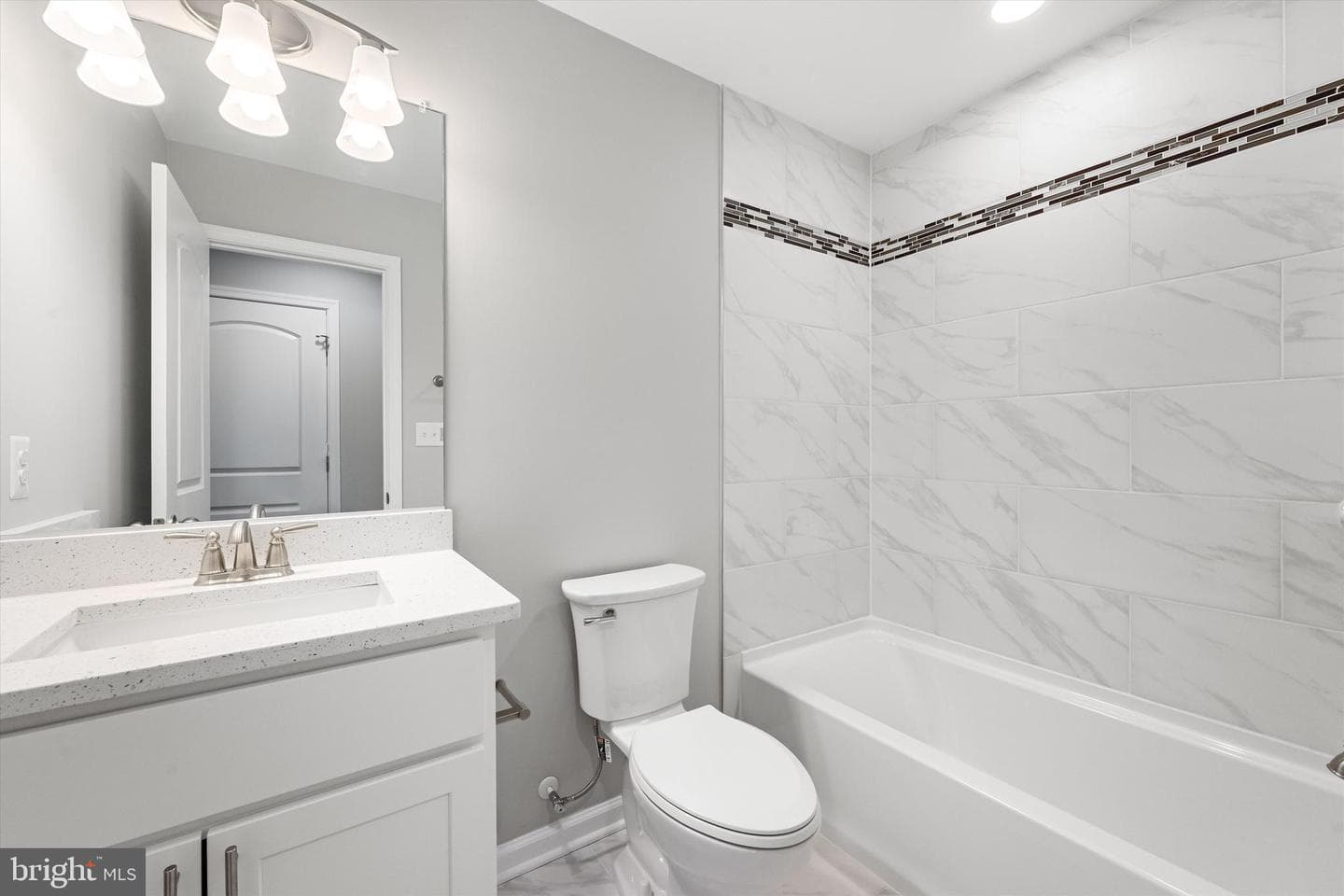 27 Powell Lane photo 12