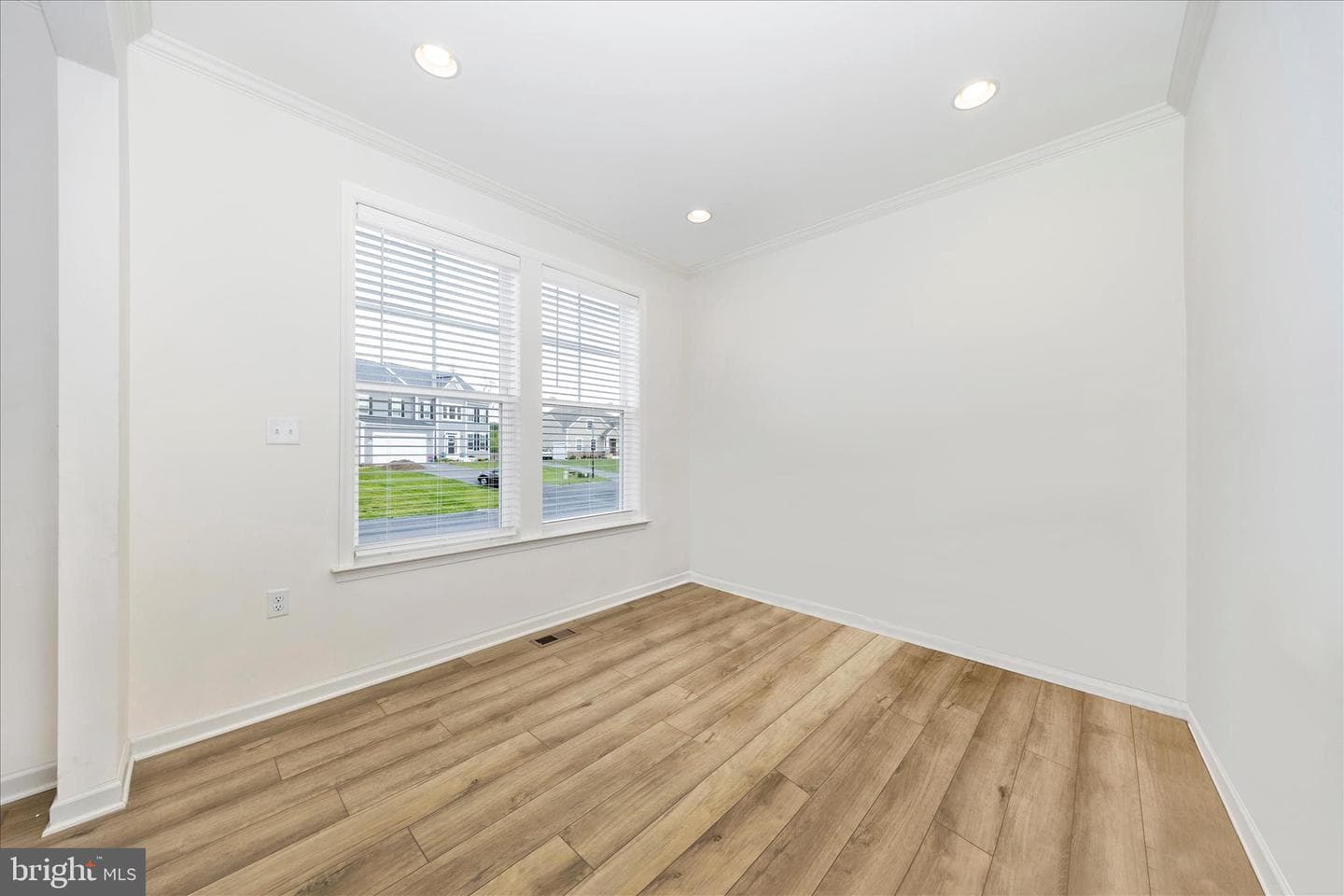 231 Pindar photo 15