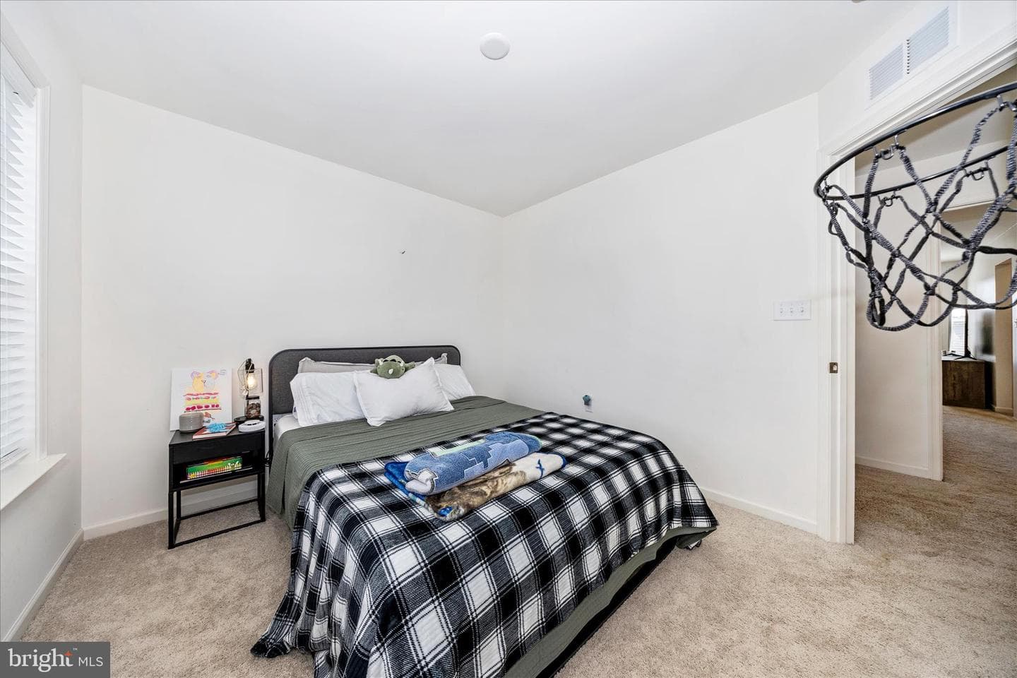 231 Pindar photo 25