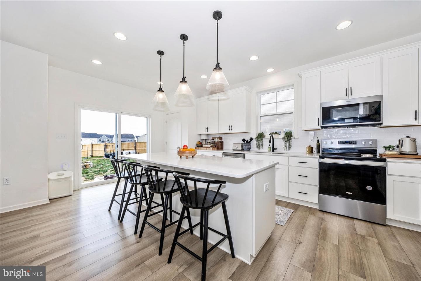 231 Pindar photo 7