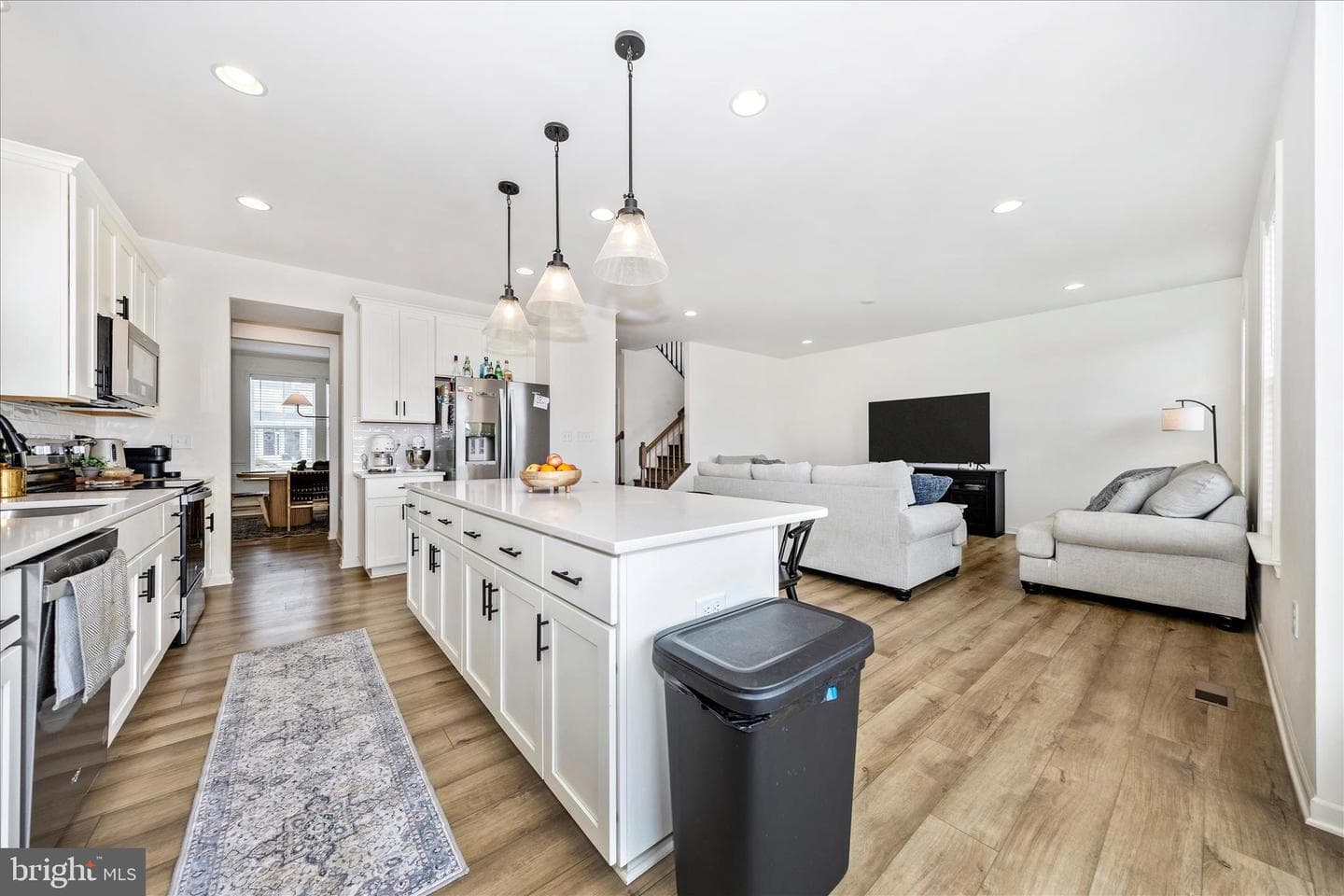 231 Pindar photo 8
