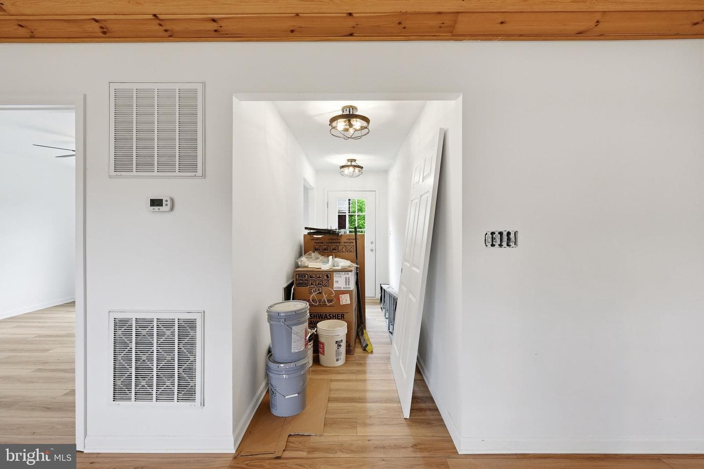 8757 Hedgesville Road photo 23