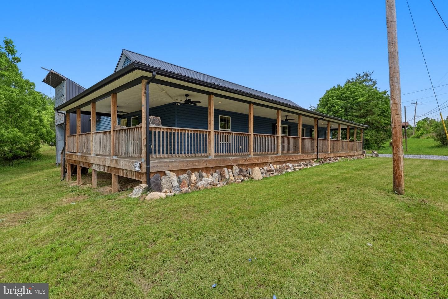 8757 Hedgesville Road photo 3