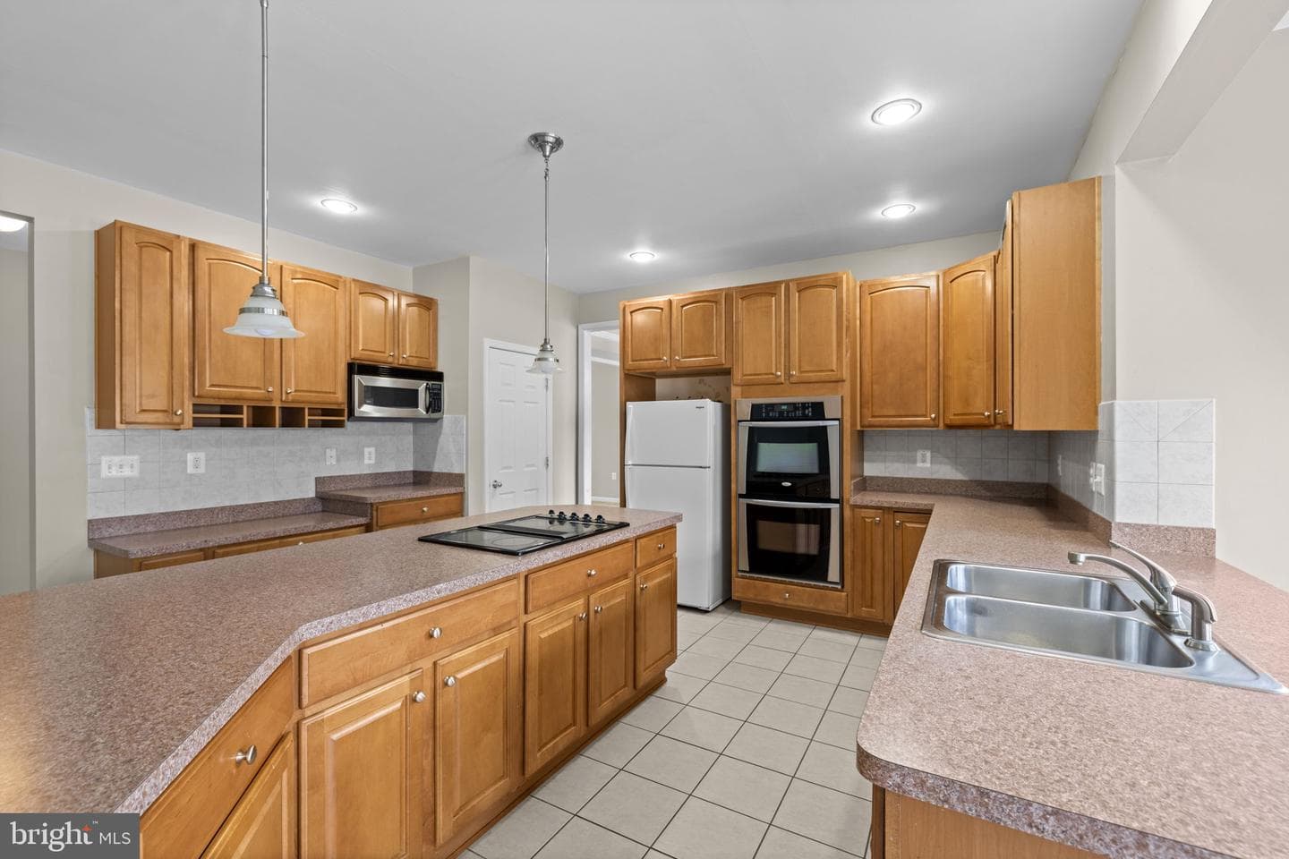 73 Thorton Hall Road photo 42