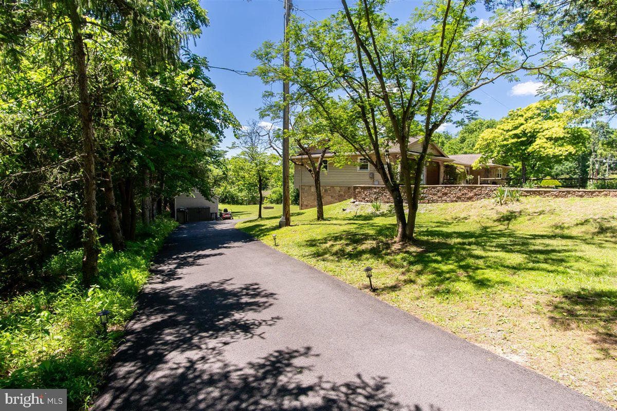 1618 Eagle School Road photo 36