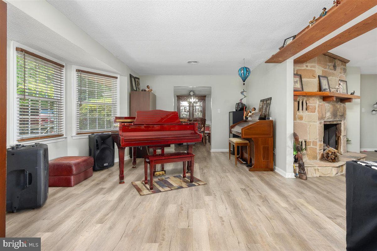 1618 Eagle School Road photo 7