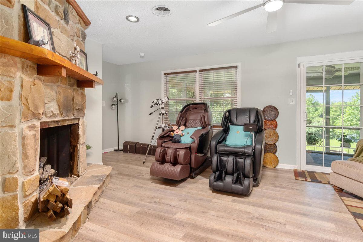 1618 Eagle School Road photo 9