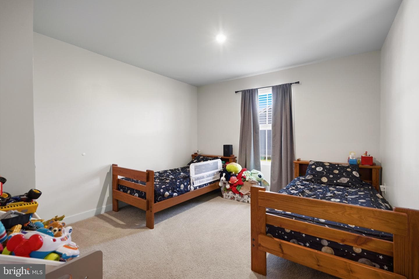 499 Perspective Place photo 19