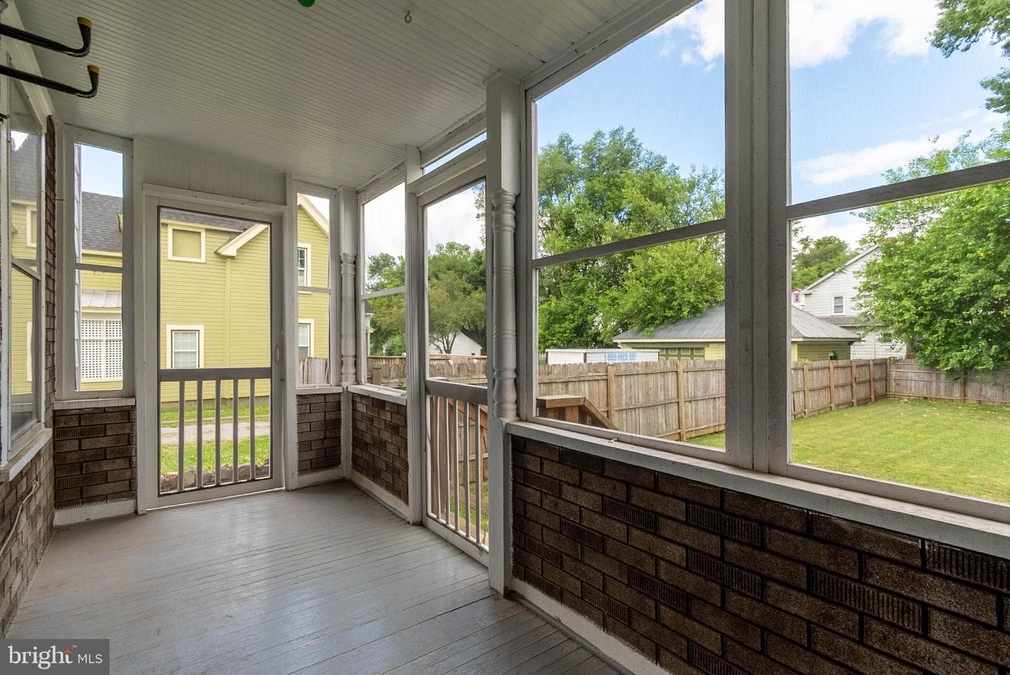 405 Porter Avenue photo 23