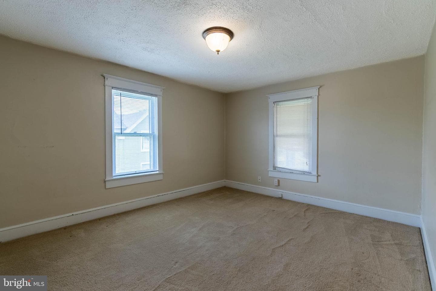 405 Porter Avenue photo 30