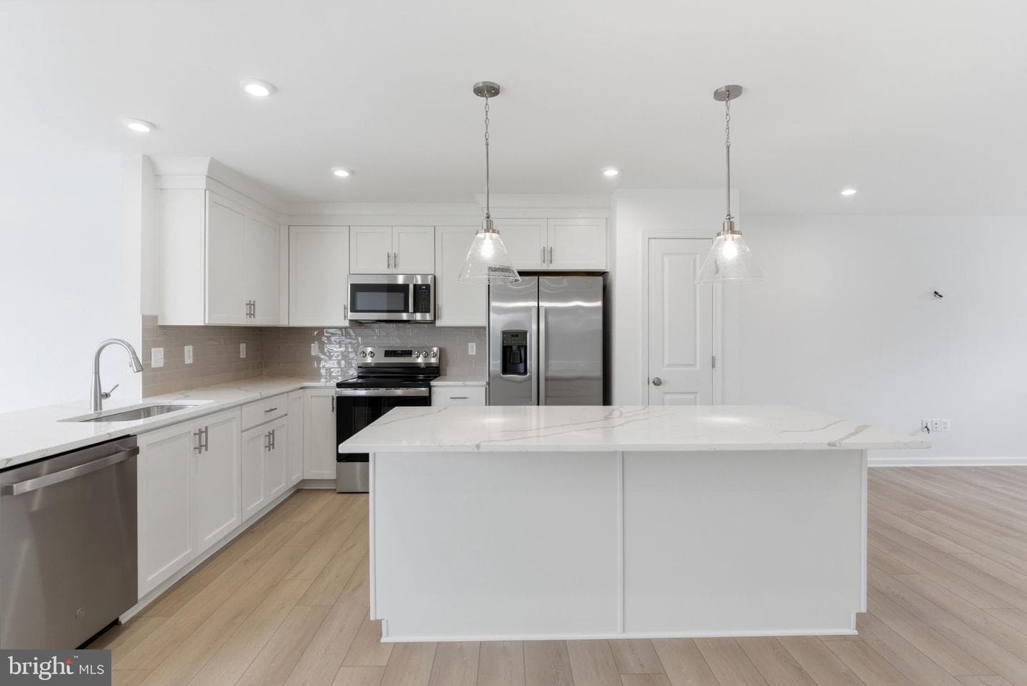 123 Grayling Road photo 4