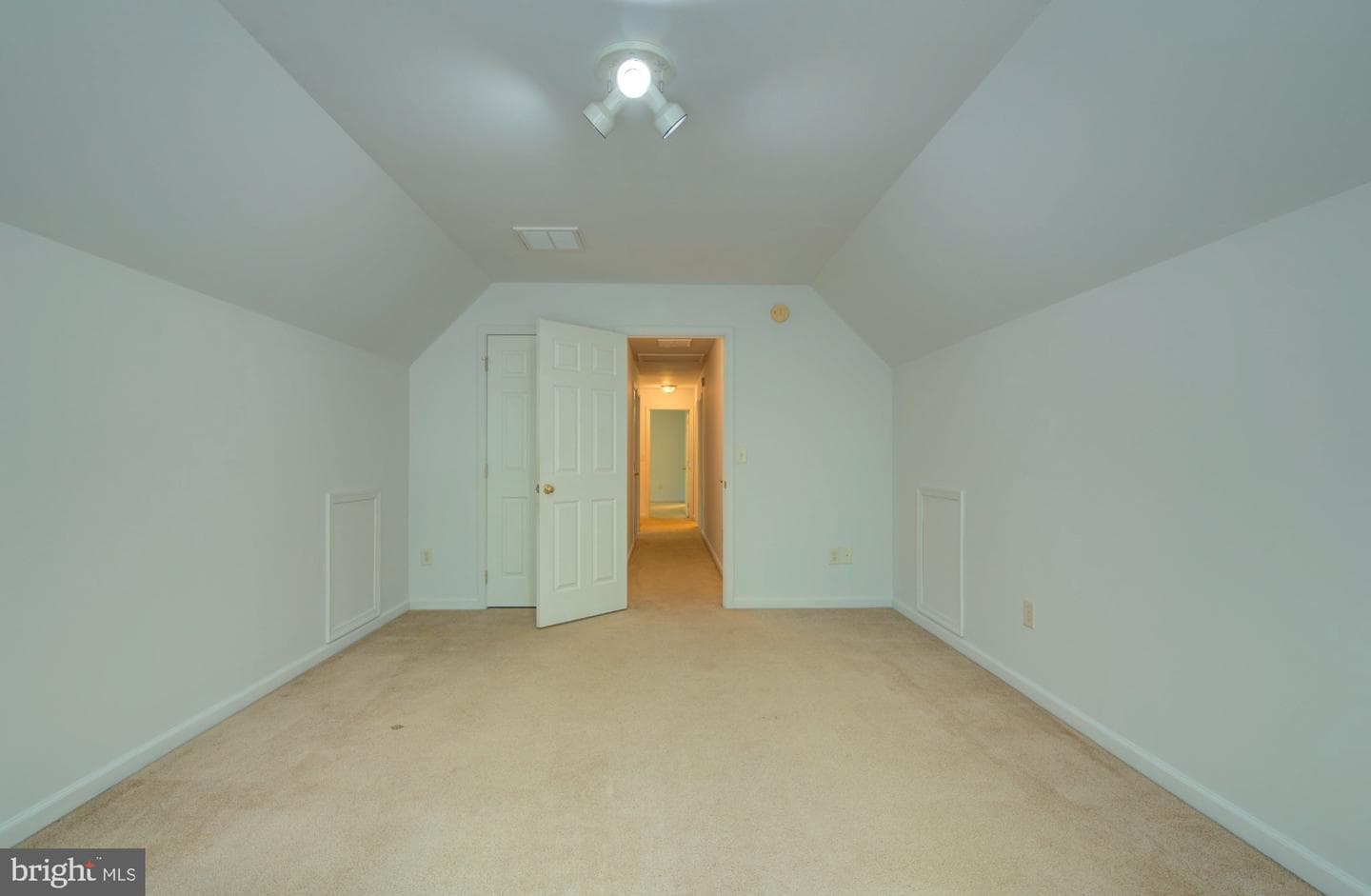 228 Warner Lane photo 38