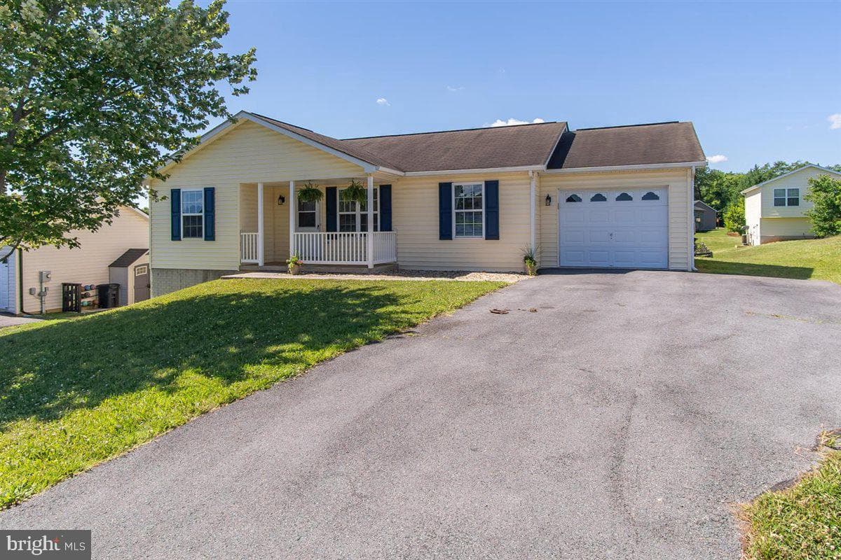 59 Raider Lane, Martinsburg