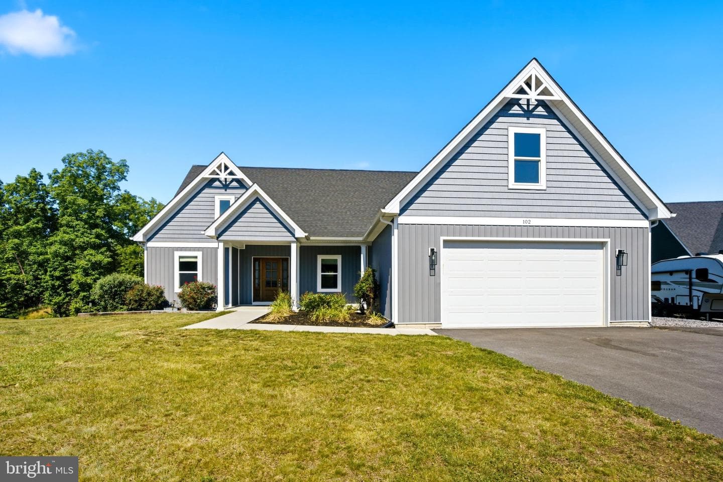 102 Nugget Way, Martinsburg
