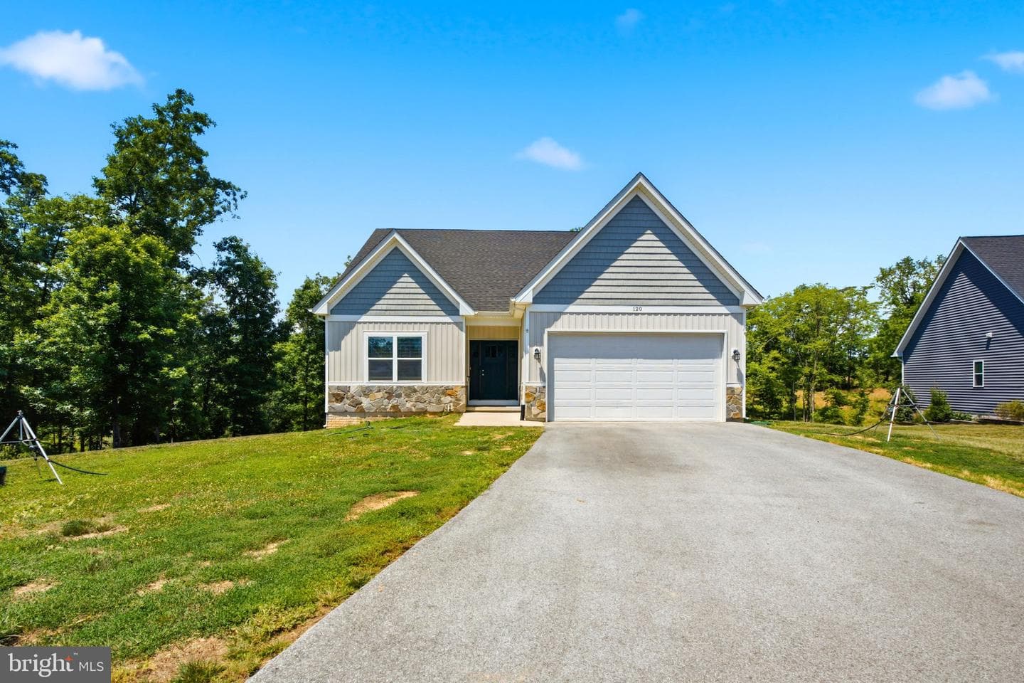 120 Nugget Way, Martinsburg