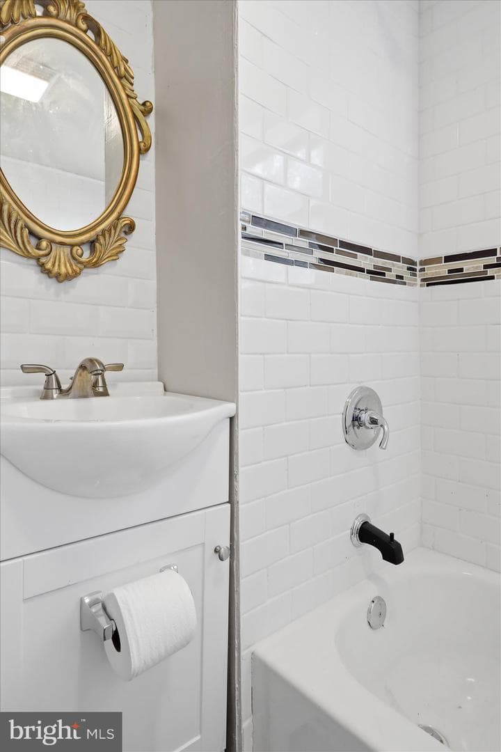 226 N Spring Street photo 21