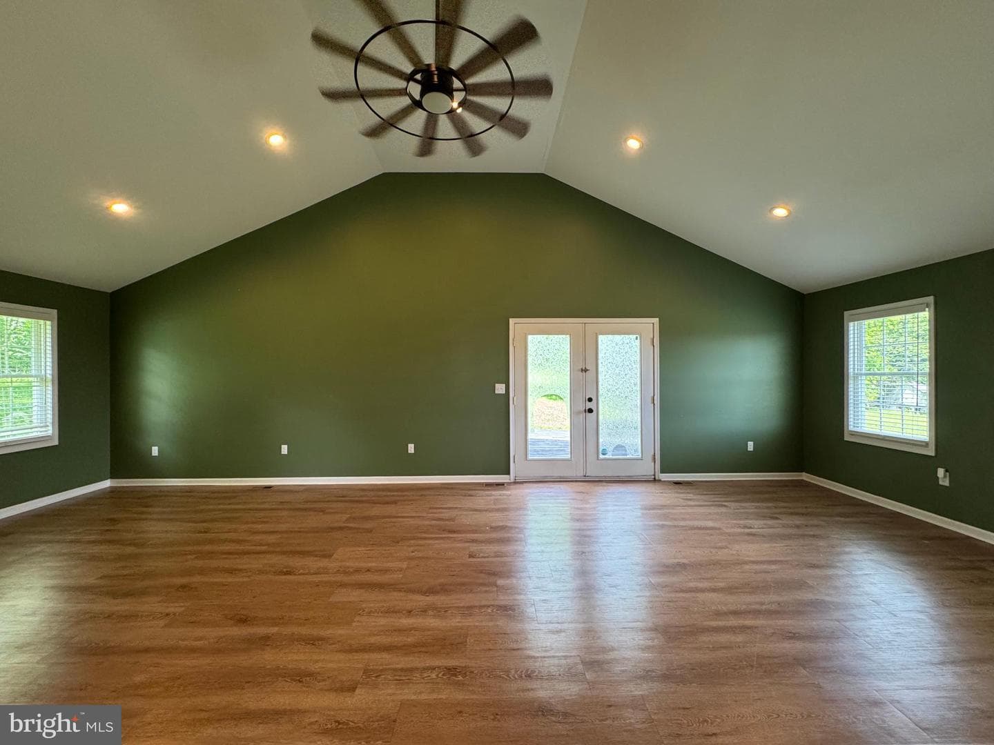 7865 Hedgesville Road photo 28