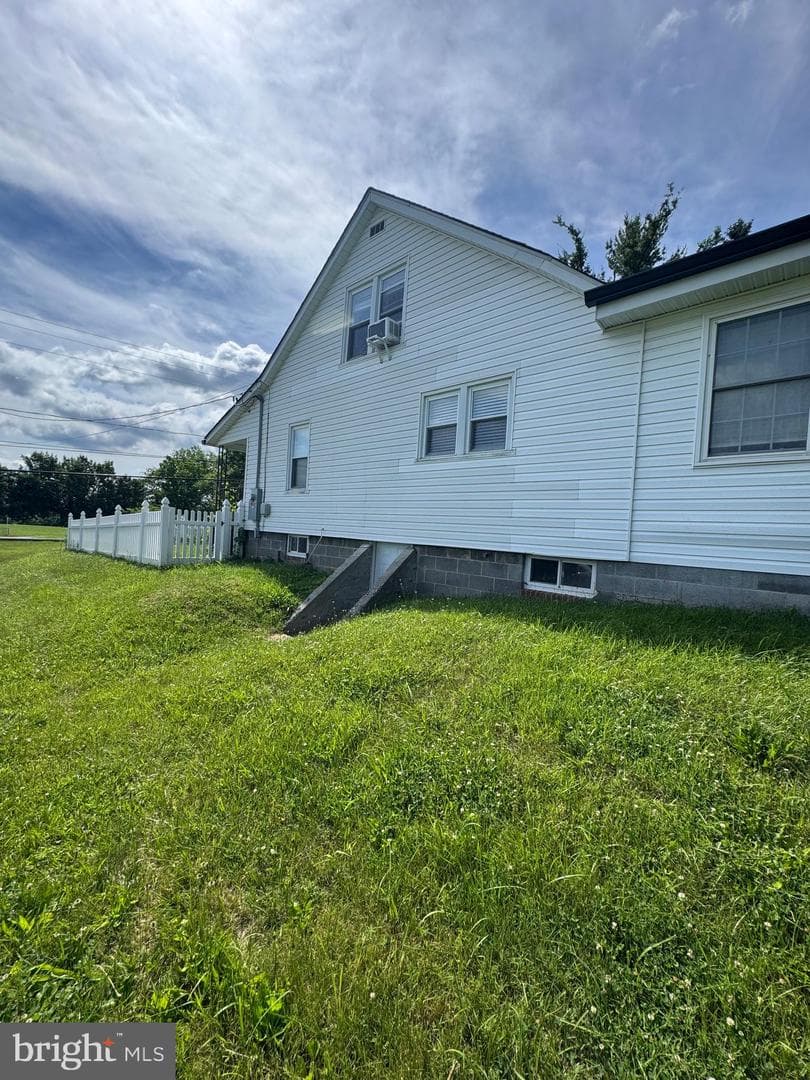7865 Hedgesville Road photo 8