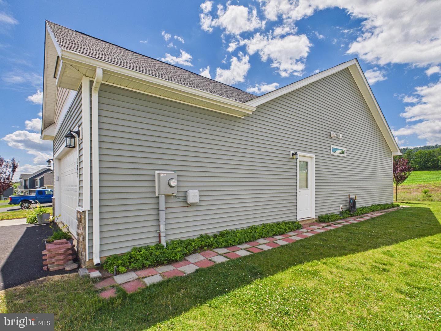 185 Twickenham Drive photo 4