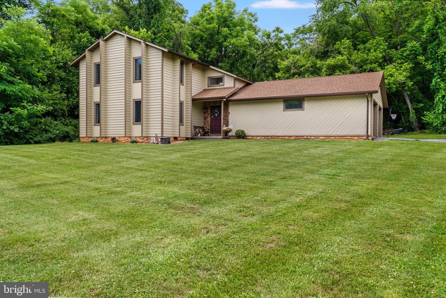 903 Colston Drive photo 3