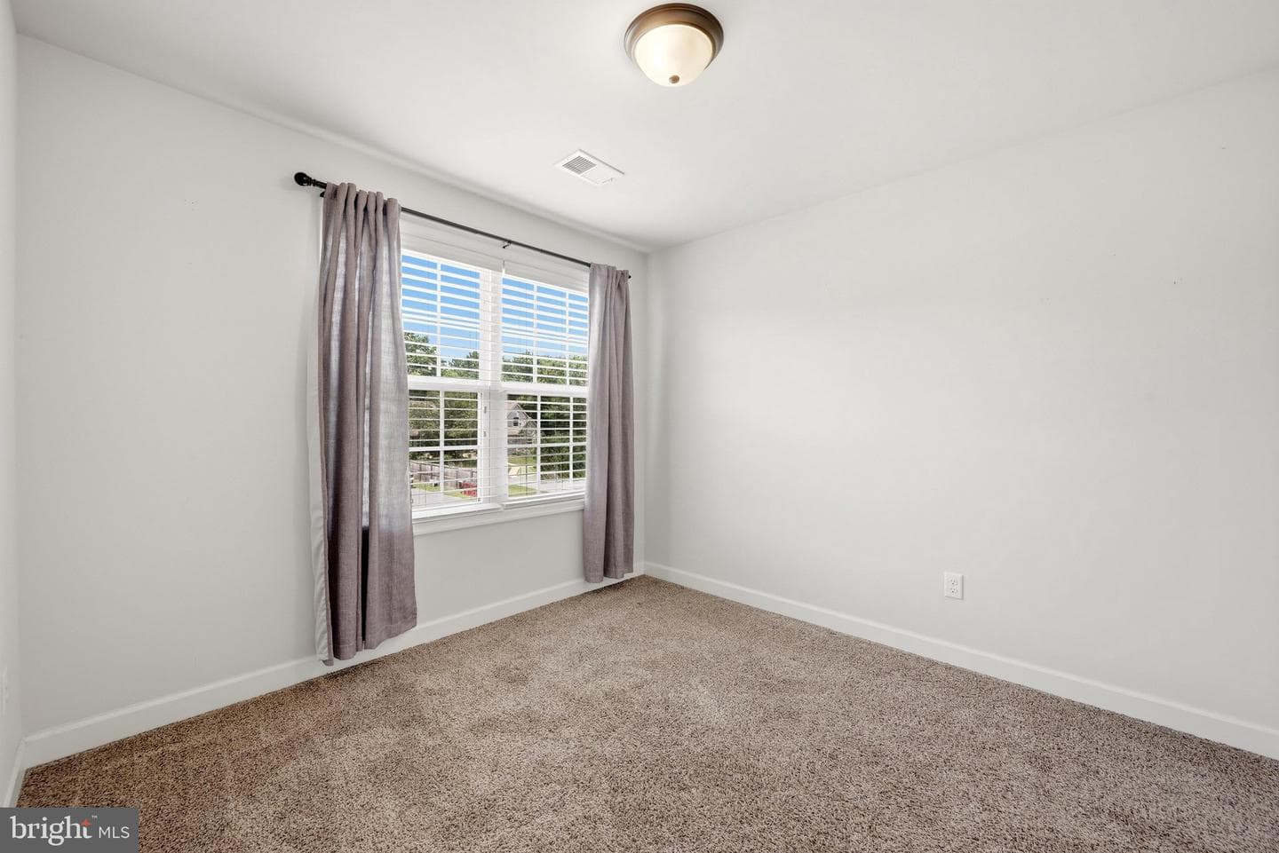 65 Fegan Road photo 36