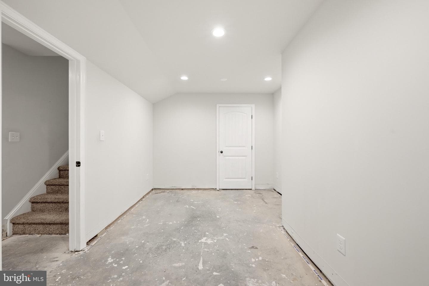 65 Fegan Road photo 43