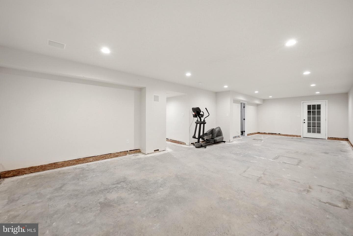 65 Fegan Road photo 48