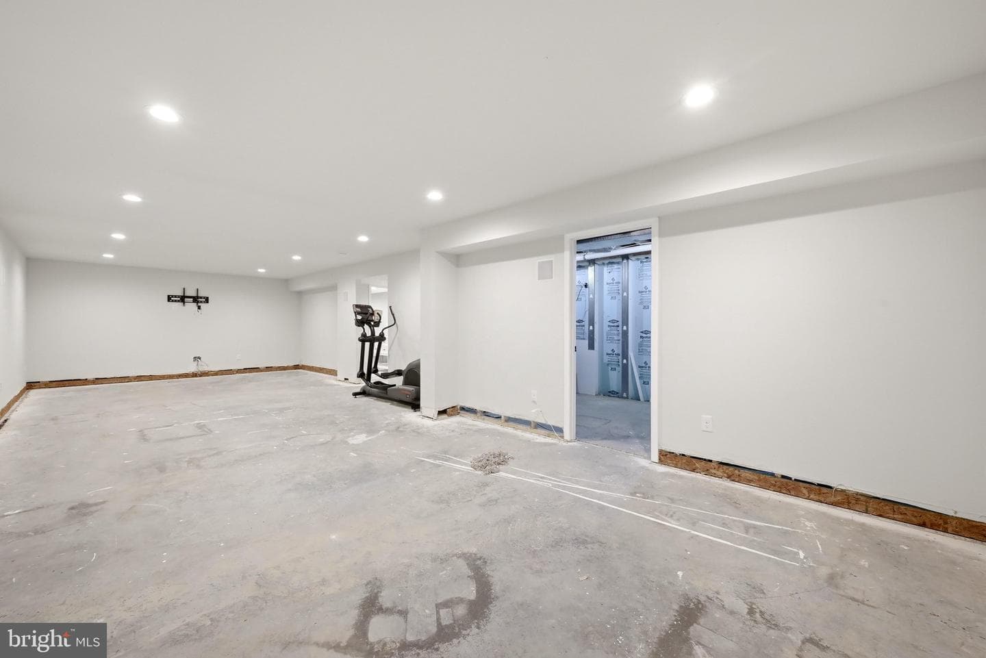 65 Fegan Road photo 49