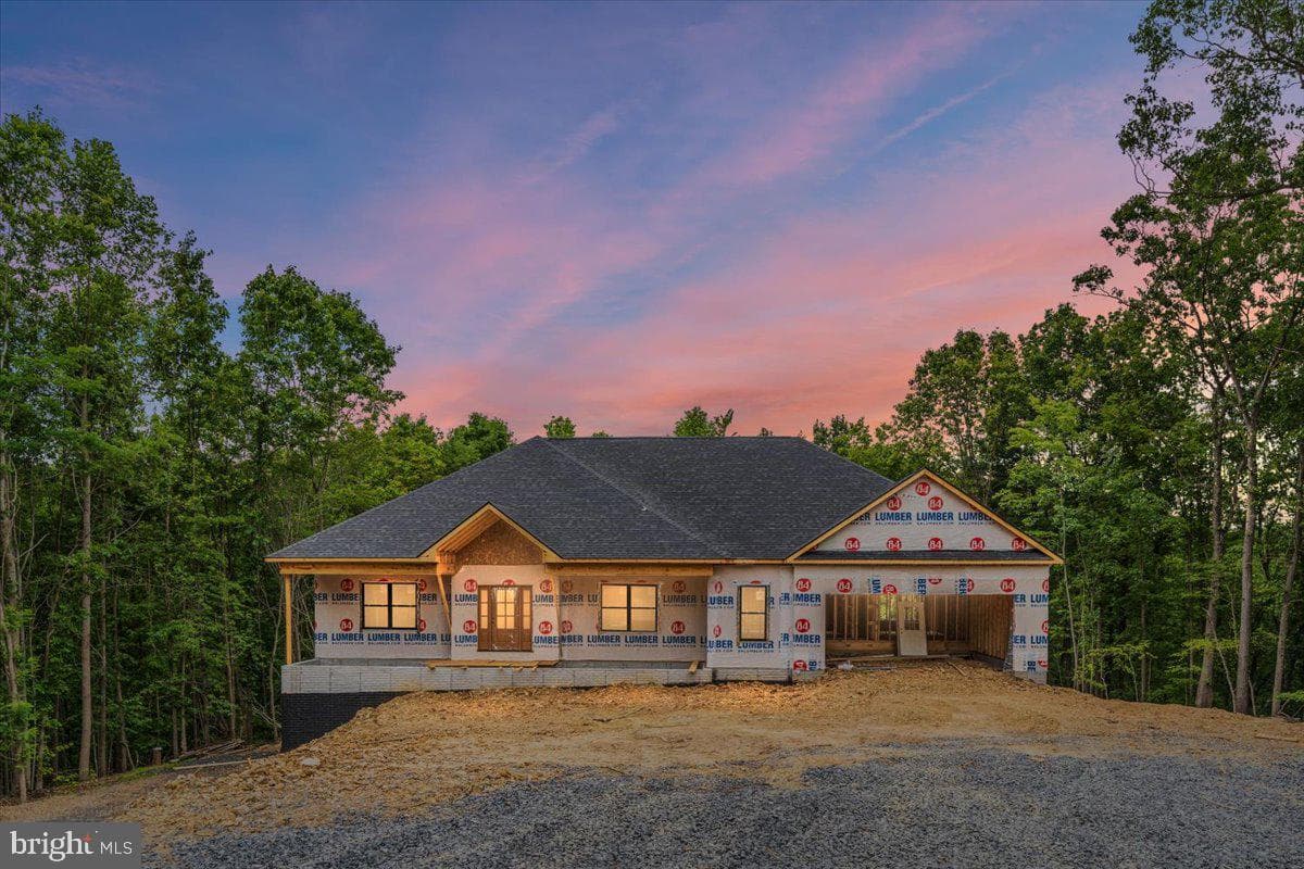 405 Teardrop Trail, Gerrardstown