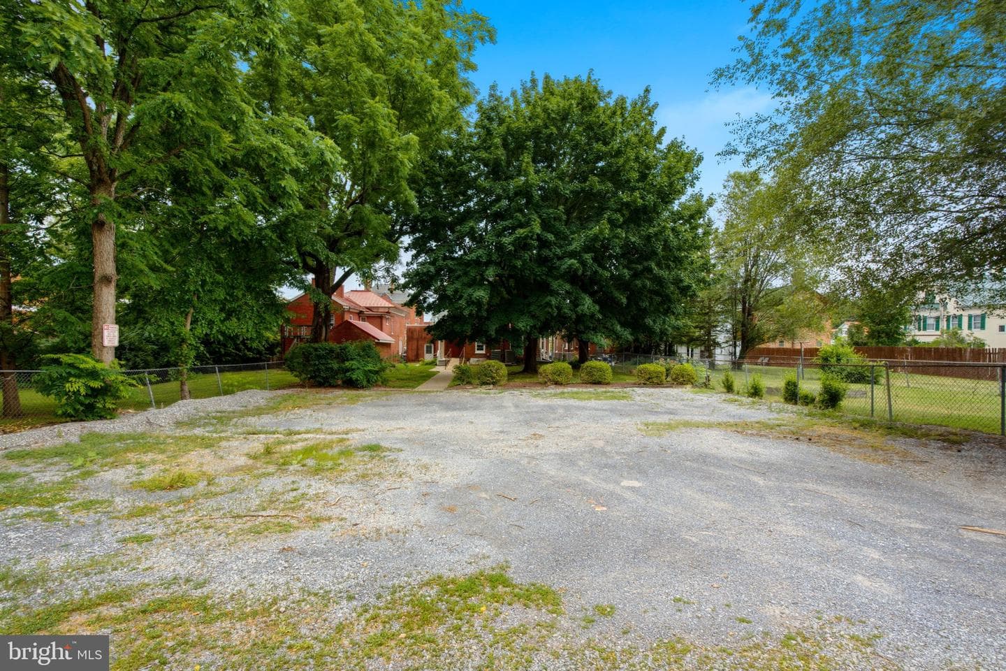 310 W Burke Street photo 45