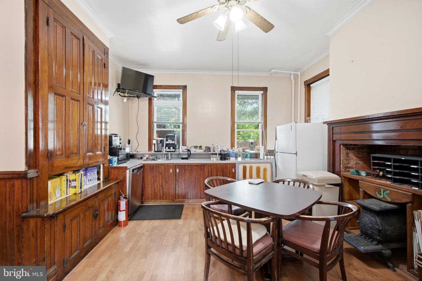 310 W Burke Street photo 53