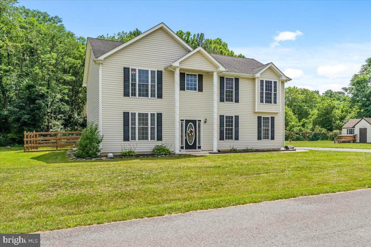 161 Sharons Ln, Martinsburg
