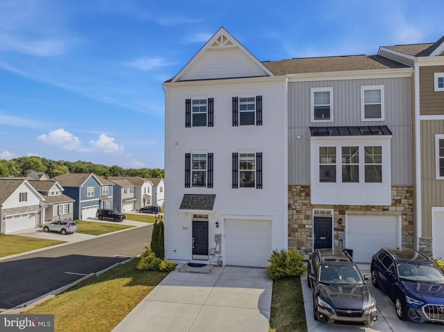 242 Charterhouse Street, Falling Waters